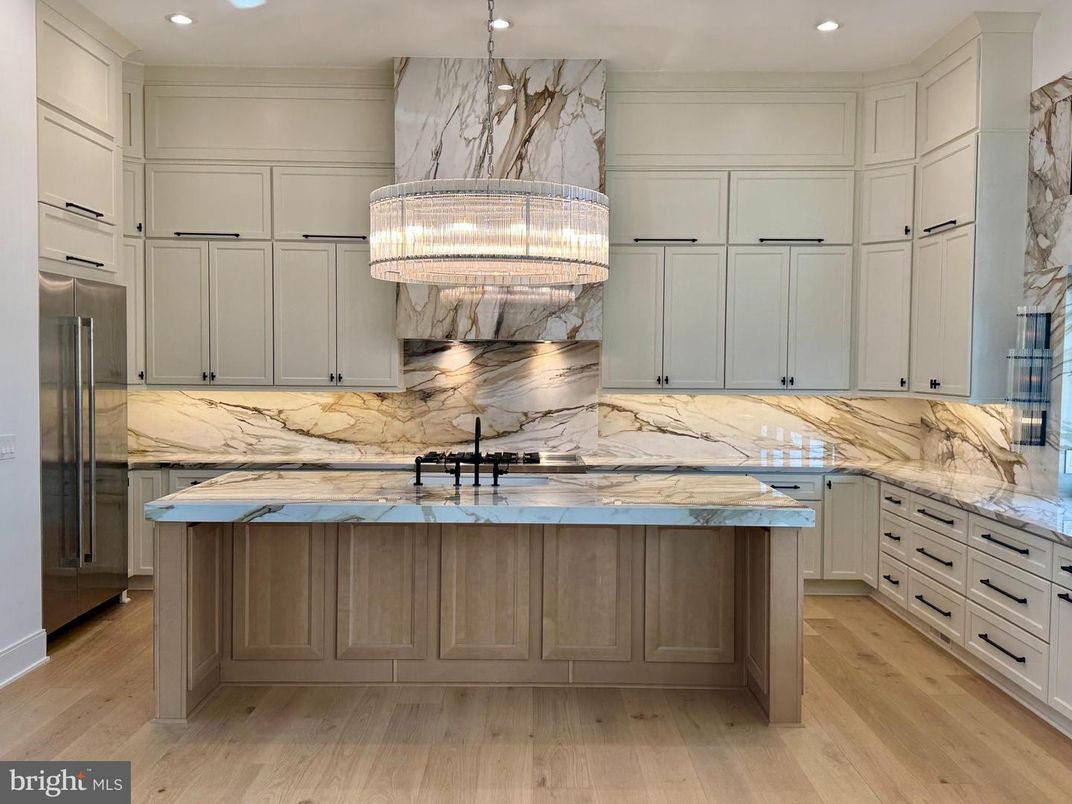 Chandelier, Interior, Kitchen, Marble Walls, Recessed Lighting, Wood Texture Flooring