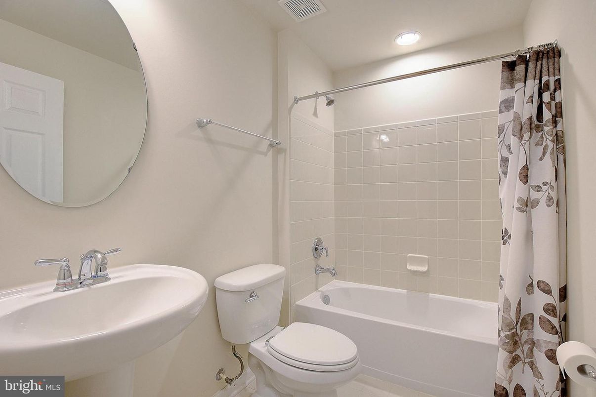 Bathroom, Interior, Recessed Lighting