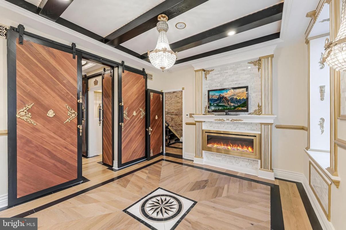 Chandelier, Fireplace, Interior, Recessed Lighting, Wood Texture Flooring