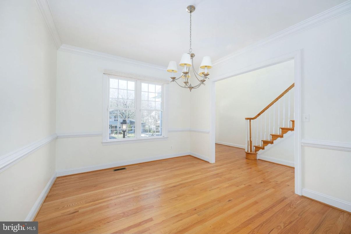 Chandelier, Empty room, Interior, Wood Texture Flooring