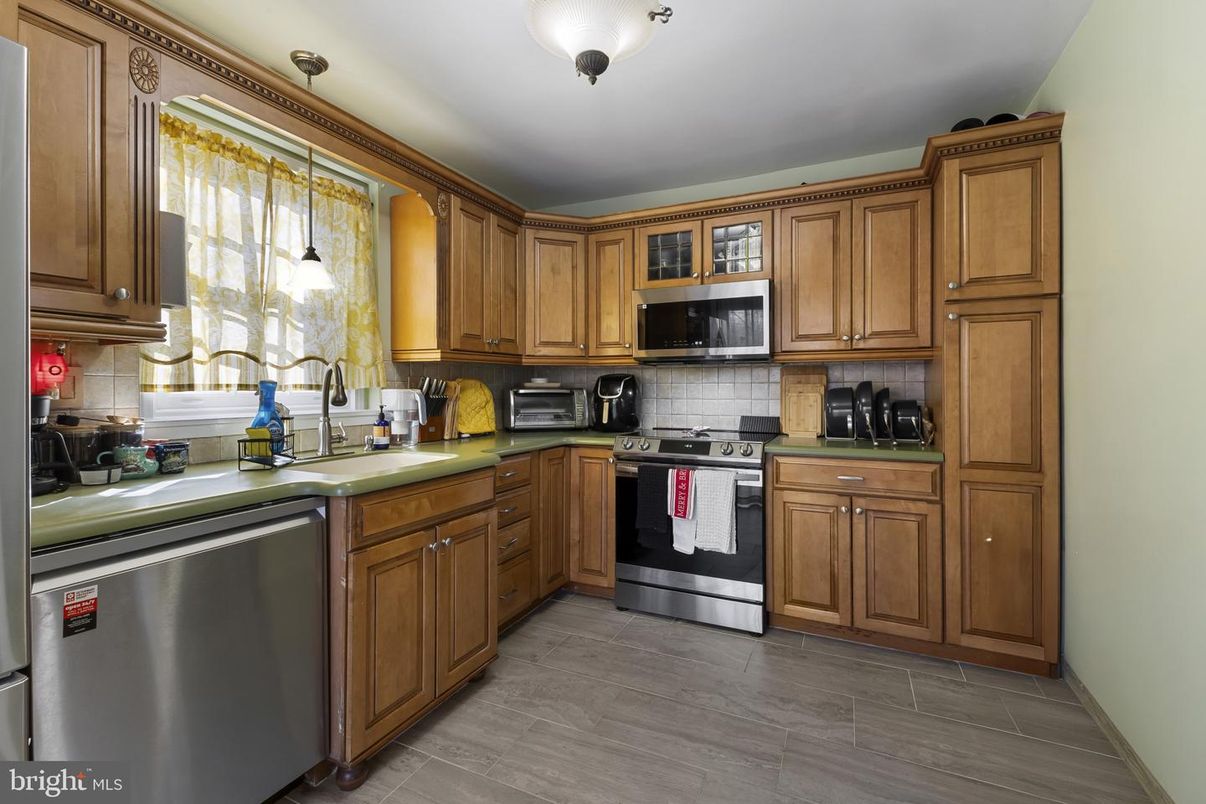Interior, Kitchen, Pendant Lights, Stainless Steel Appliances, Wood Texture Flooring