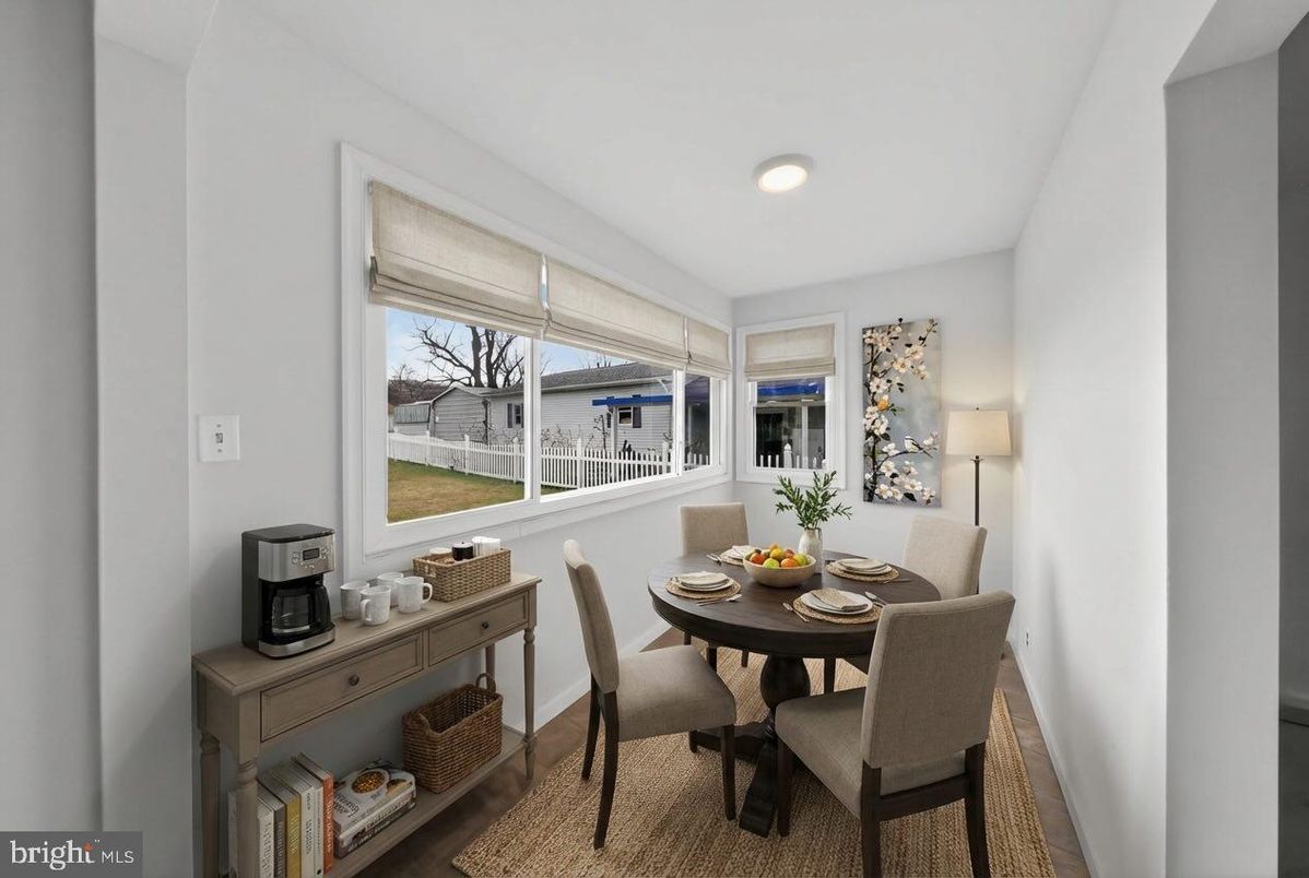 Dining room, Interior, Recessed Lighting, Wood Texture Flooring