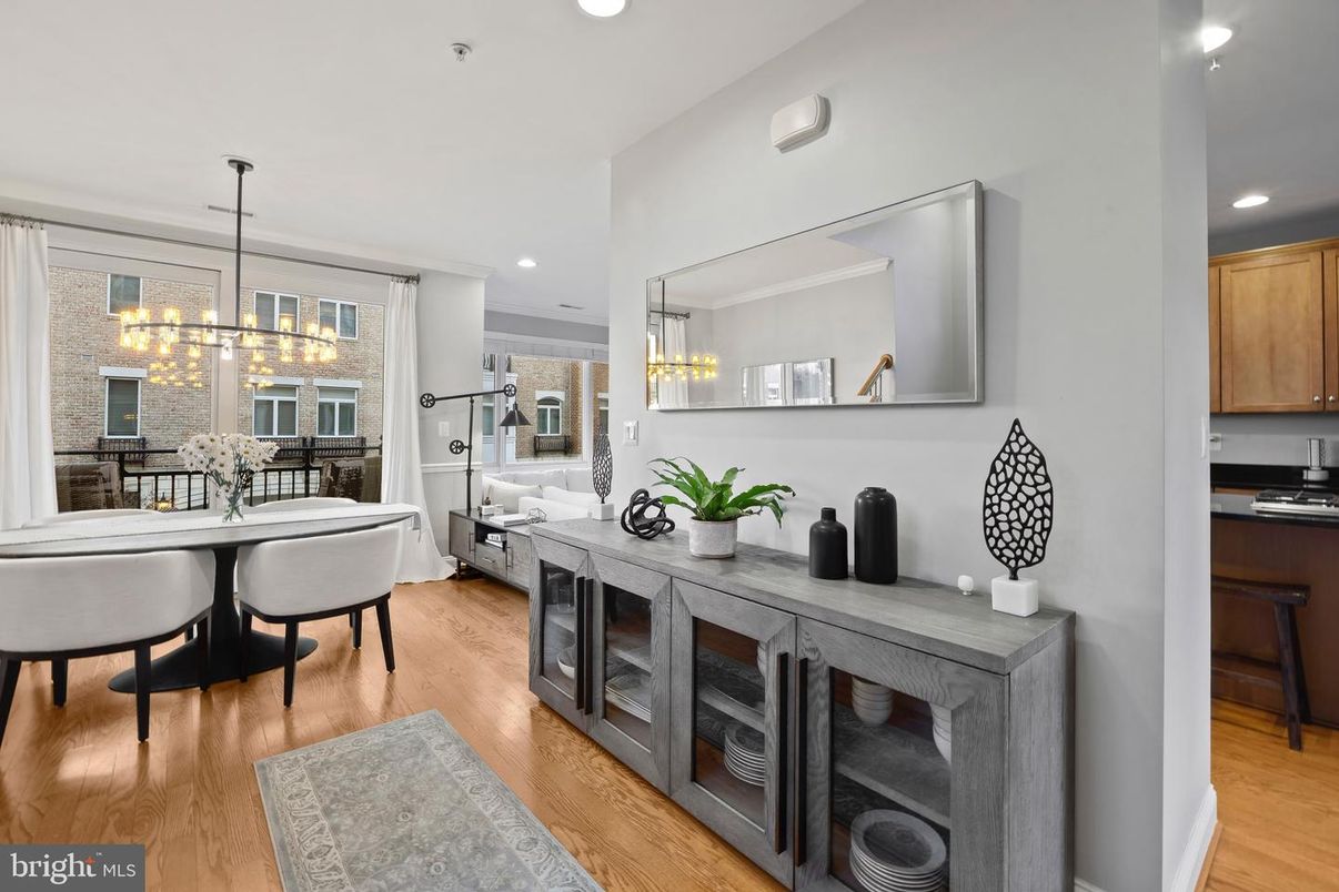 Dining room, Interior, Living room, Pendant Lights, Recessed Lighting, Wood Texture Flooring