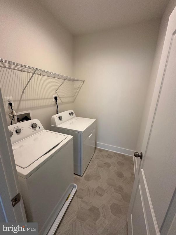 Interior, Washer, Wood Texture Flooring