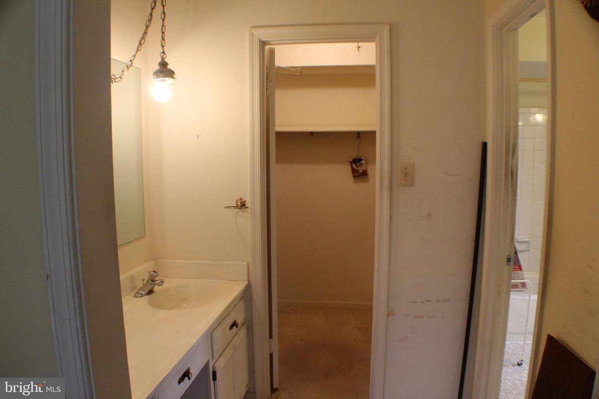 Bathroom, Interior, Pendant Lights