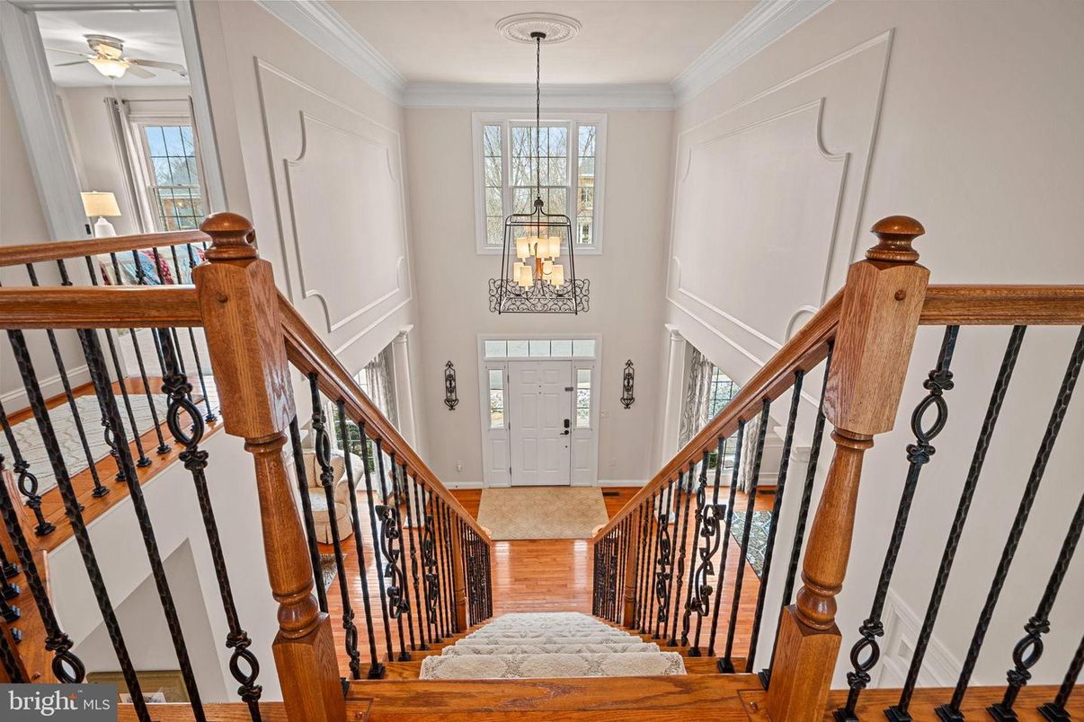 Interior, Pendant Lights, Wood Texture Flooring