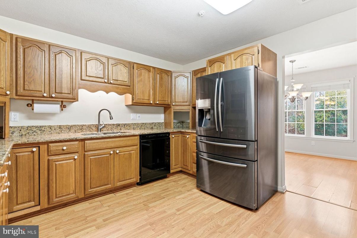 Interior, Kitchen, Pendant Lights, Wood Texture Flooring
