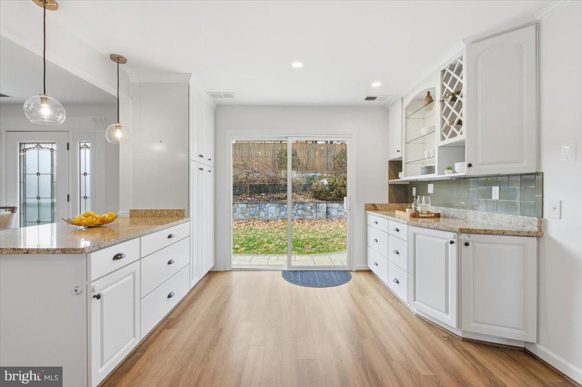 Interior, Kitchen, Pendant Lights, Recessed Lighting, Wood Texture Flooring