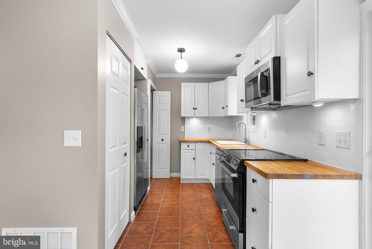 Interior, Kitchen, Stainless Steel Appliances