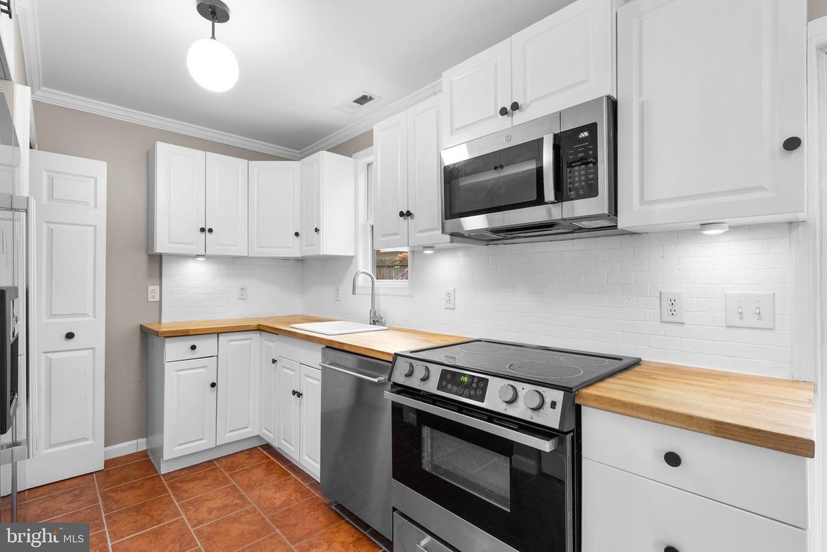 Interior, Kitchen, Stainless Steel Appliances