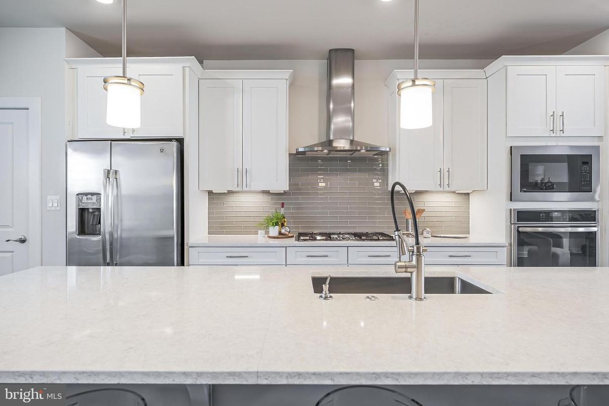 Interior, Kitchen, Pendant Lights, Recessed Lighting, Stainless Steel Appliances