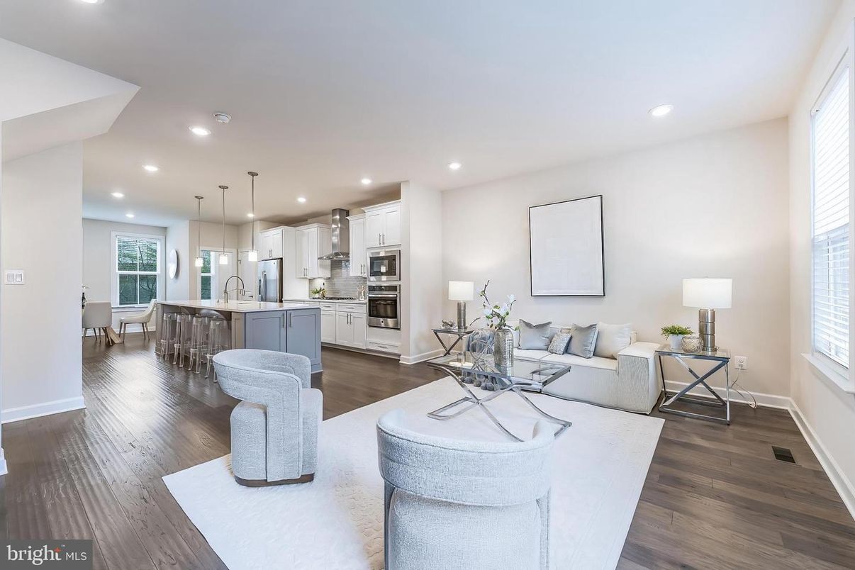 Dining room, Interior, Kitchen, Living room, Pendant Lights, Recessed Lighting, Stainless Steel Appliances, Wood Texture Flooring