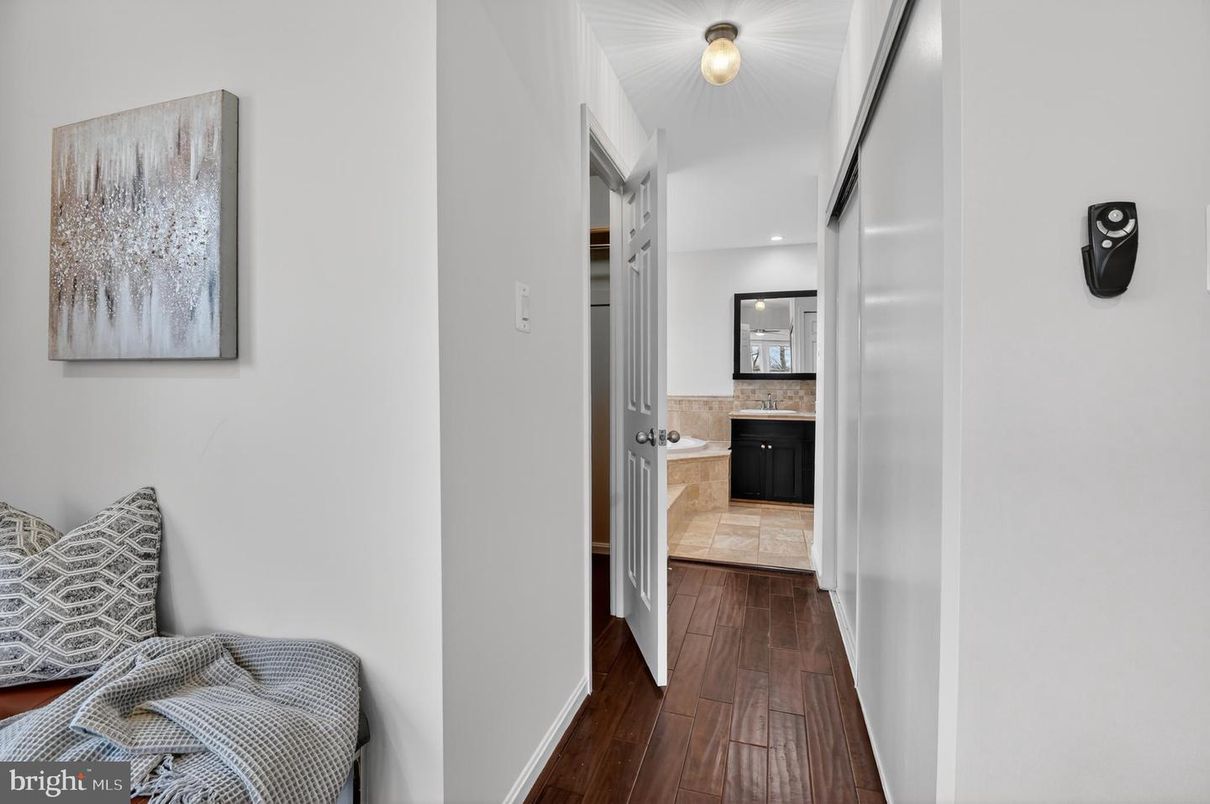 Bathroom, Interior, Recessed Lighting, Wood Texture Flooring