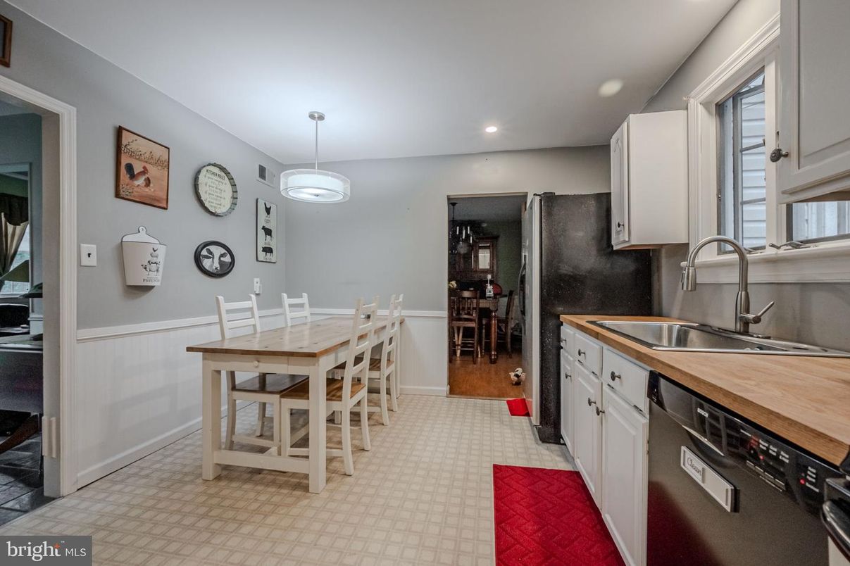 Dining room, Interior, Kitchen, Pendant Lights, Recessed Lighting
