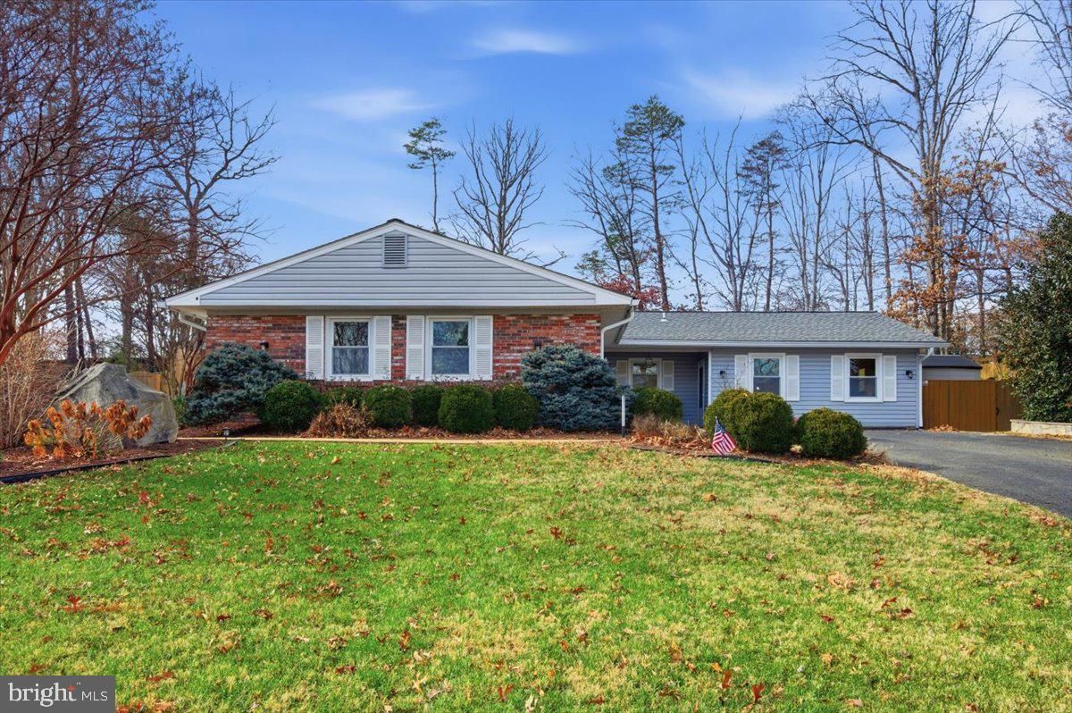 Attached, Exterior, Facade, Brick Facade, Split Level