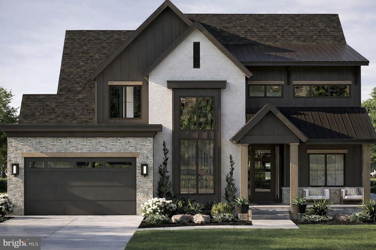 Attached, Exterior, Facade, Farmhouse