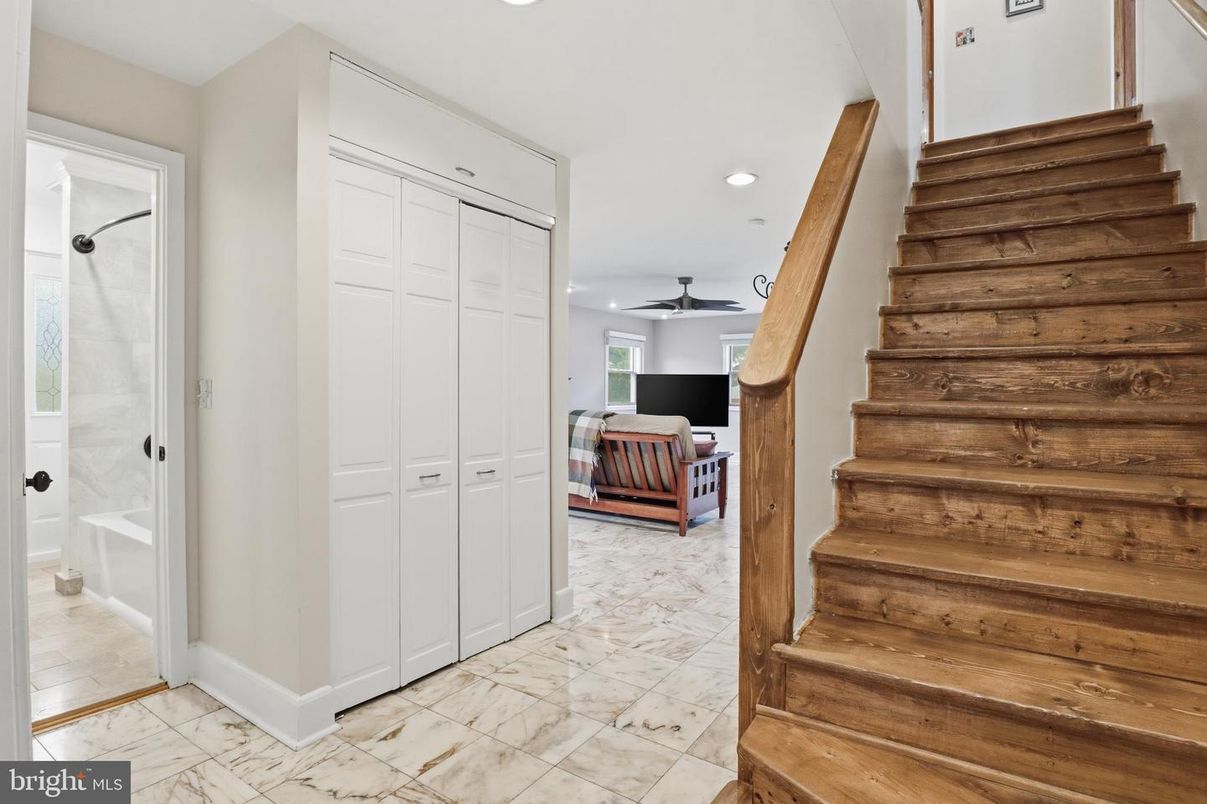 Interior, Marble, Recessed Lighting