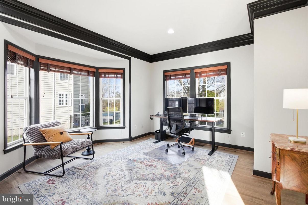 Home Office, Interior, Recessed Lighting, Wood Texture Flooring