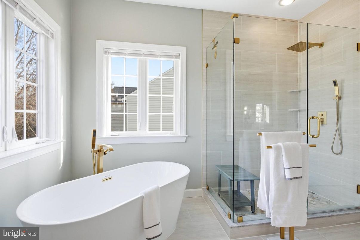 Bathroom, Free Standing Baths, Glass Shower, Interior, Recessed Lighting