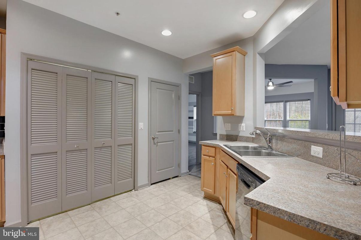 Interior, Kitchen, Recessed Lighting