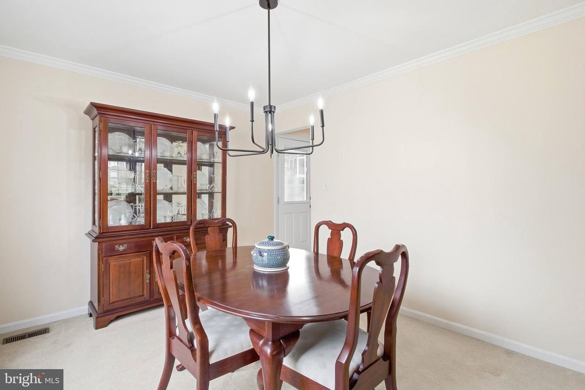Chandelier, Dining room, Interior
