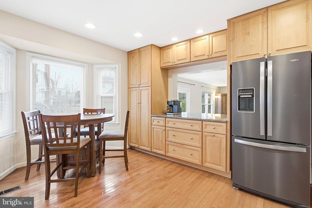 Dining room, Interior, Kitchen, Recessed Lighting, Wood Texture Flooring
