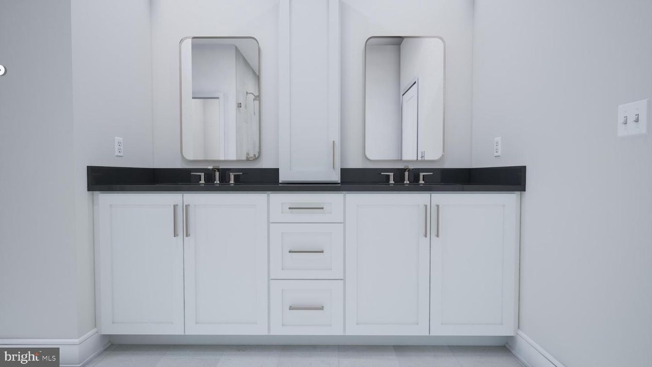 Bathroom, Dual Sink Vanities, Interior