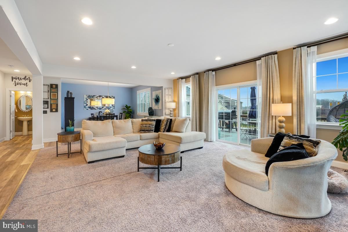 Dining room, Interior, Living room, Pendant Lights, Recessed Lighting, Wood Texture Flooring