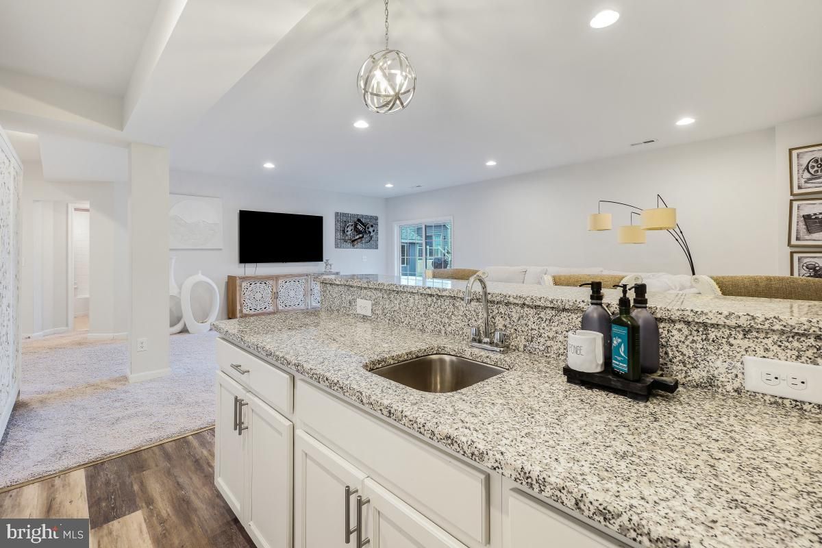 Interior, Pendant Lights, Recessed Lighting, Wood Texture Flooring