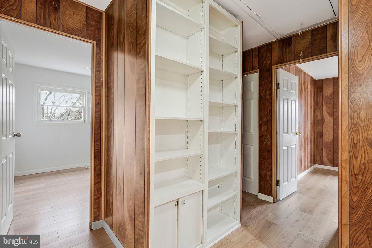 Interior, Walk-in Closets, Wood Texture Flooring, Wooden Walls
