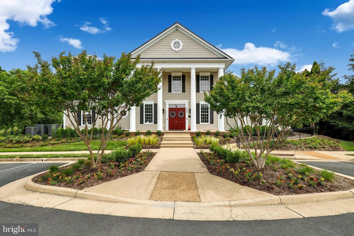 Exterior, Facade, Georgian