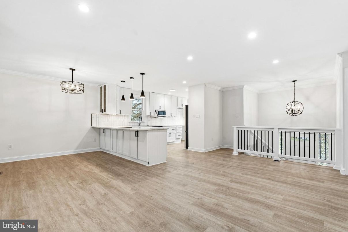 Interior, Kitchen, Pendant Lights, Recessed Lighting, Wood Texture Flooring