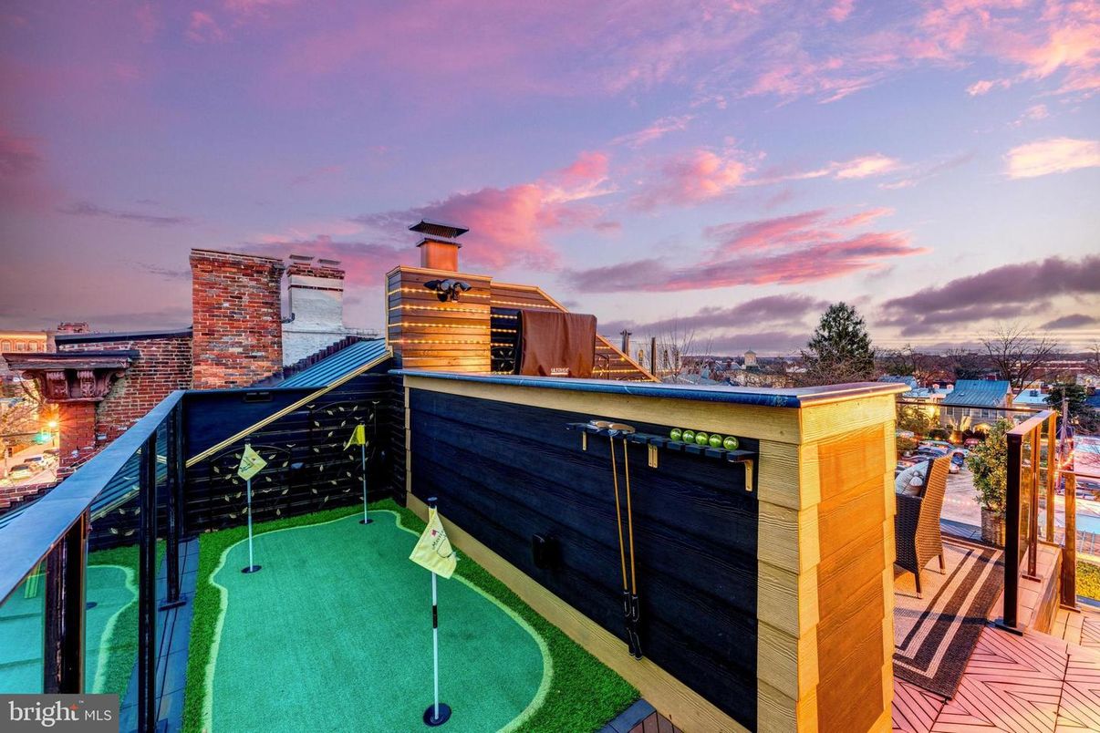 Exterior, Pool, Other