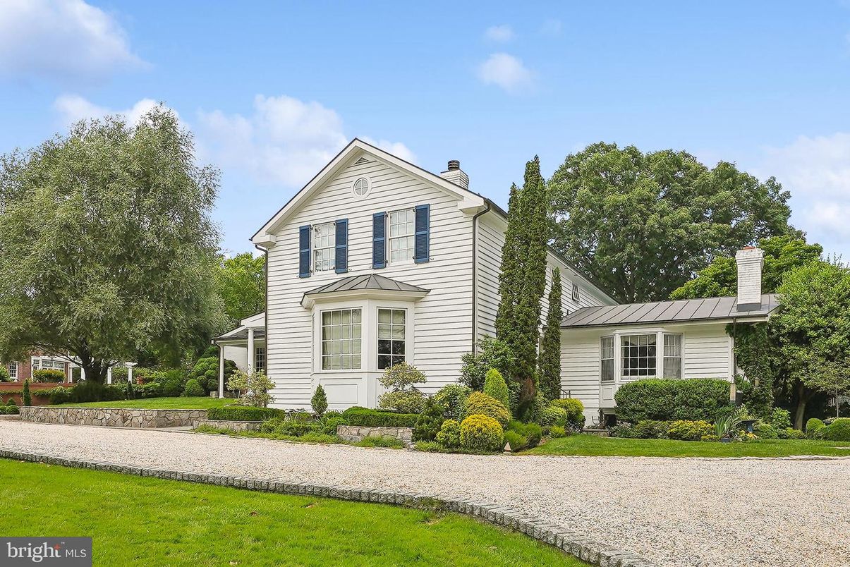 Exterior, Facade, Queen Anne Victorian