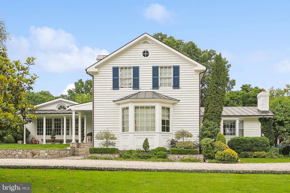 Exterior, Facade, Georgian