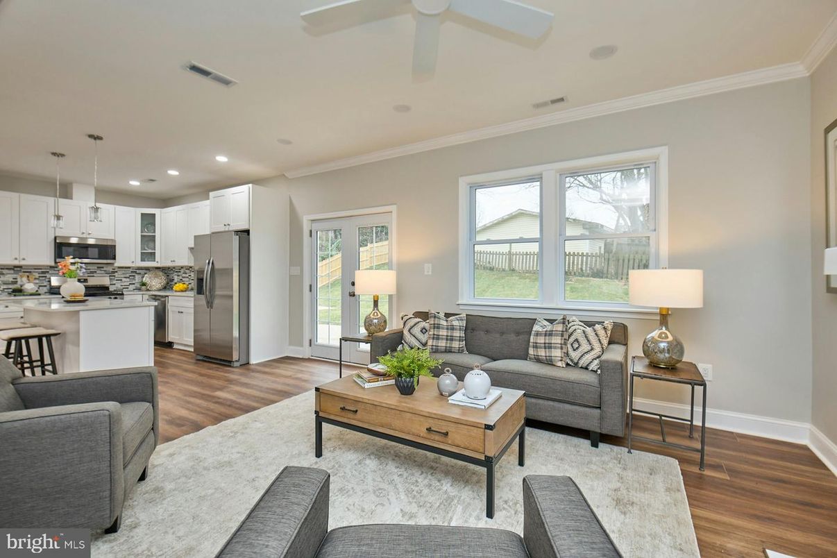 Interior, Kitchen, Living room, Pendant Lights, Recessed Lighting, Stainless Steel Appliances, Wood Texture Flooring