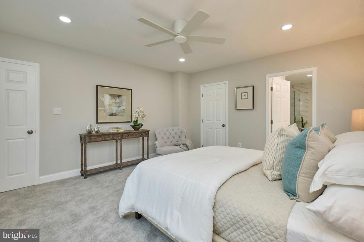 Bedroom, Interior, Recessed Lighting