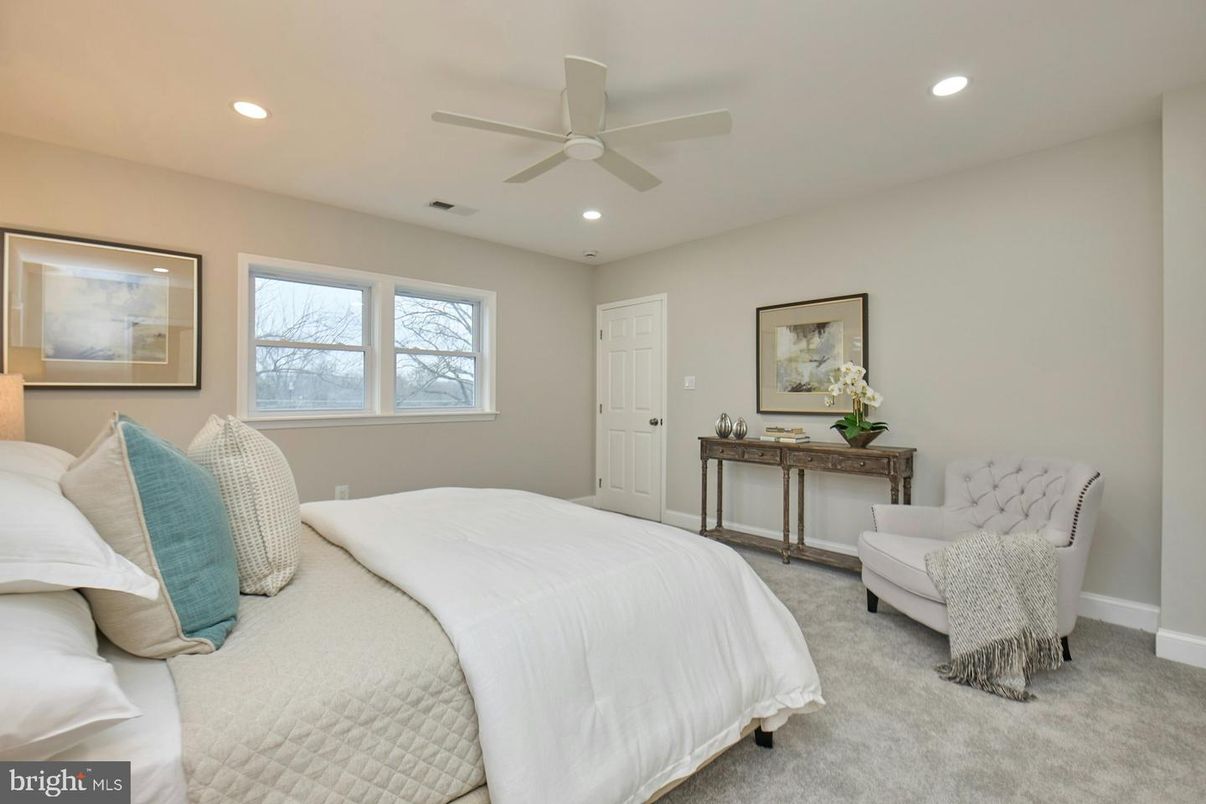 Bedroom, Interior, Recessed Lighting