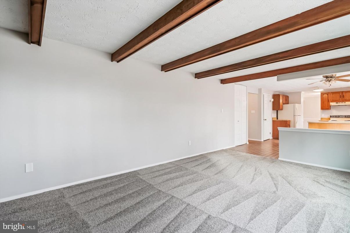Empty room, Interior, Kitchen, Wooden Beams