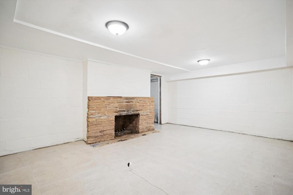 Empty room, Fireplace, Interior