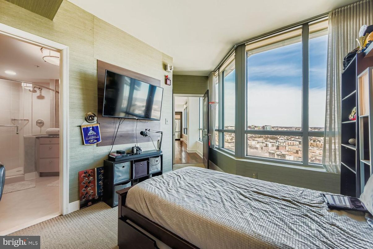 Bedroom, Interior, Recessed Lighting, Water