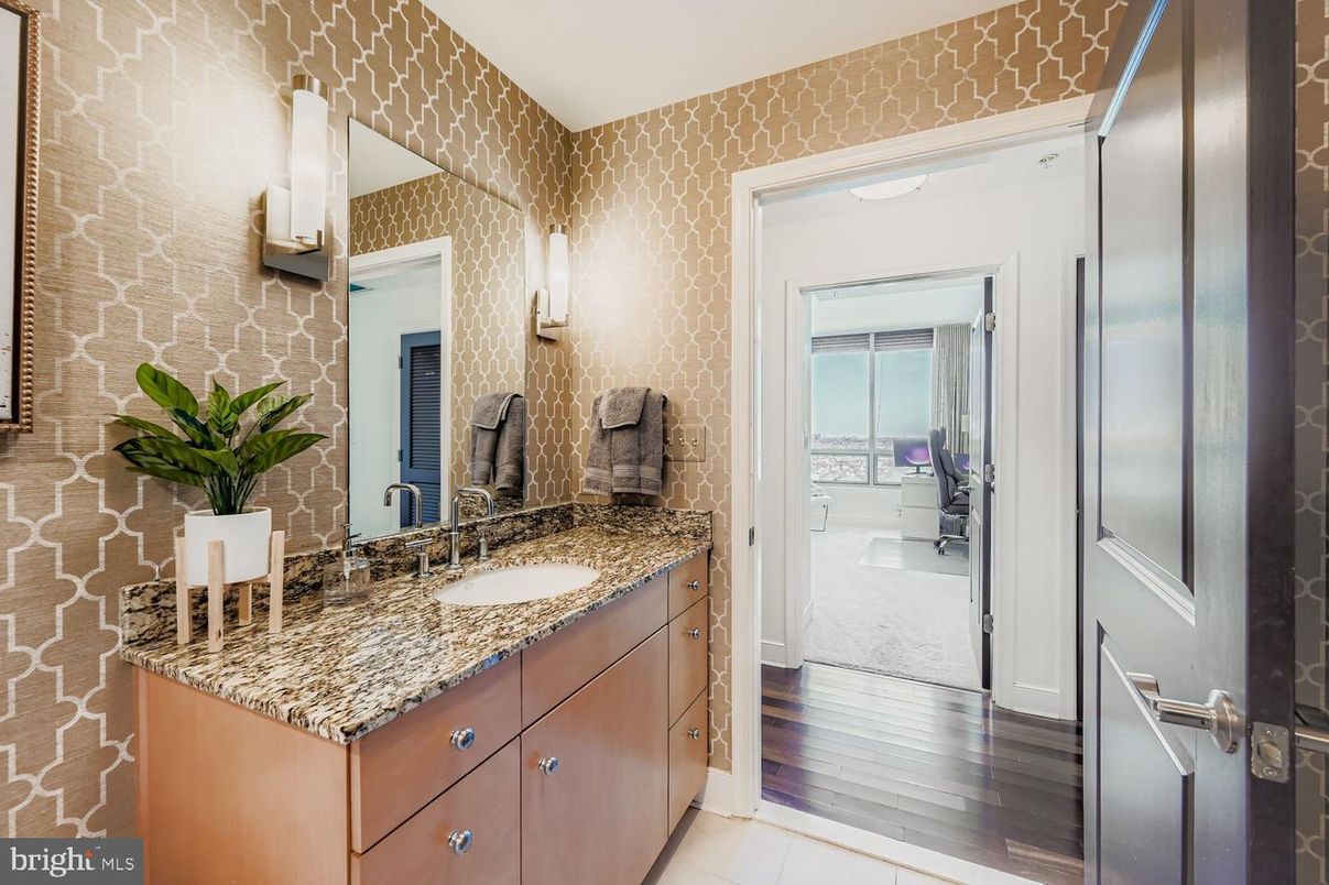 Bathroom, Dual Sink Vanities, Interior, Wood Texture Flooring