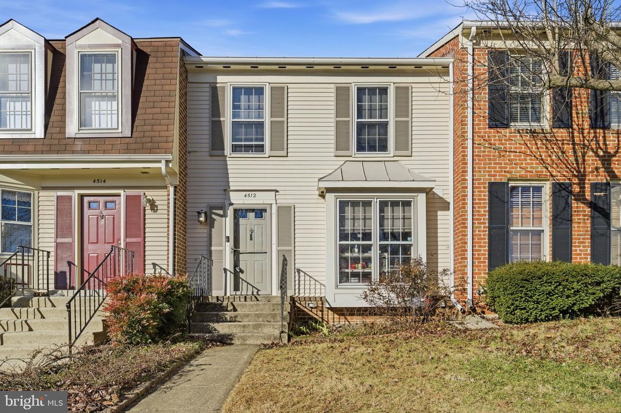 Exterior, Facade, Brick Facade, Rowhouse