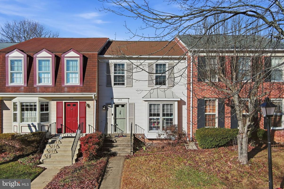 Exterior, Facade, Georgian