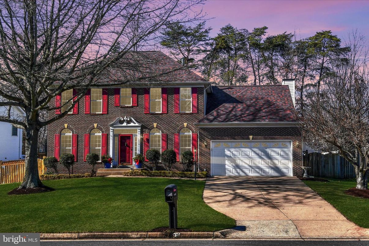 Attached, Exterior, Facade, Georgian