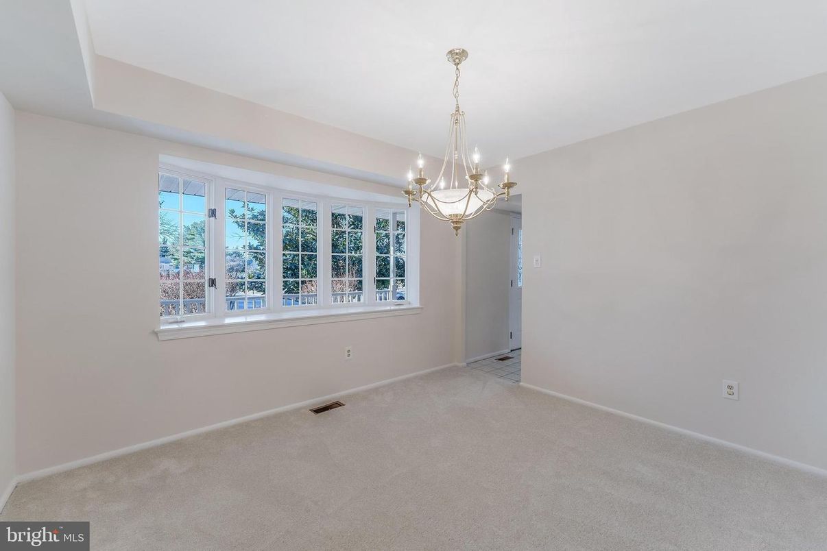 Chandelier, Empty room, Interior
