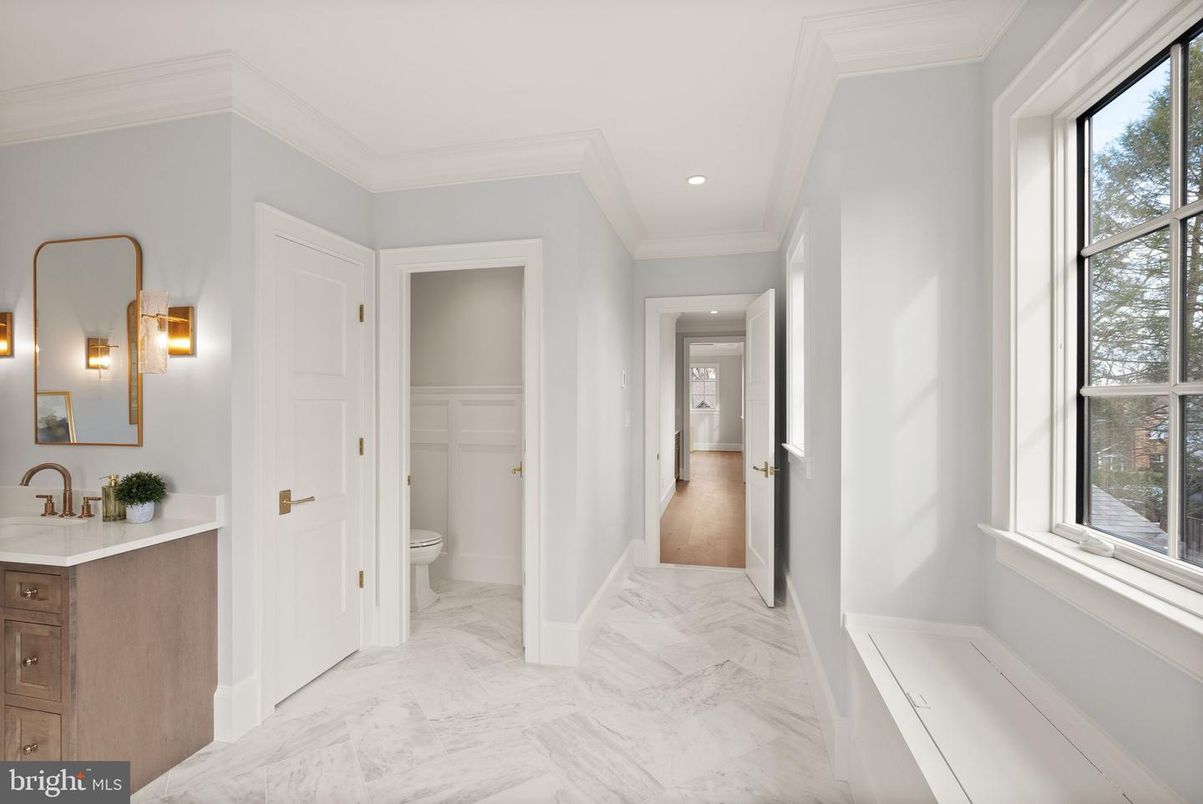 Bathroom, Interior, Marble, Recessed Lighting