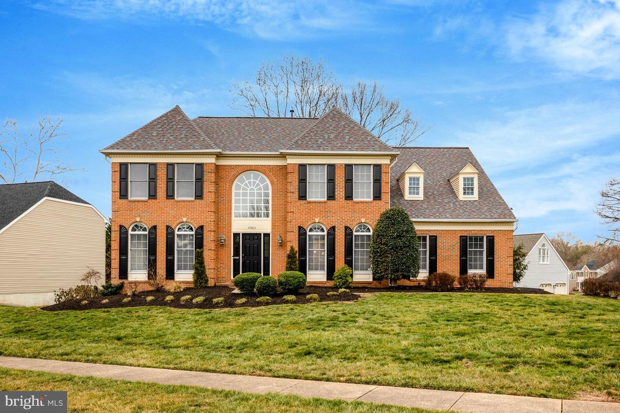 Exterior, Facade, Brick Facade, Georgian