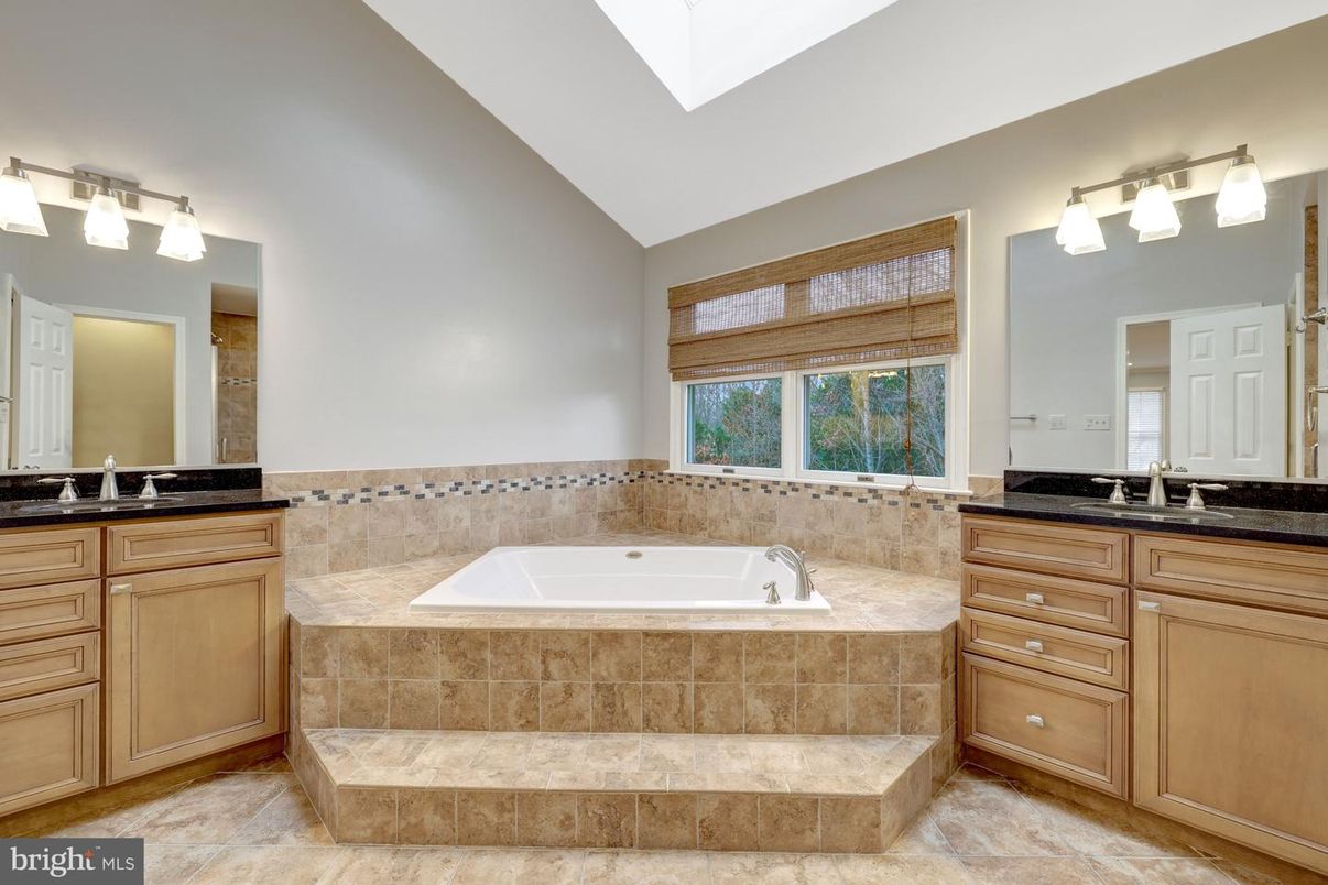 Bathroom, Dual Sink Vanities, Interior