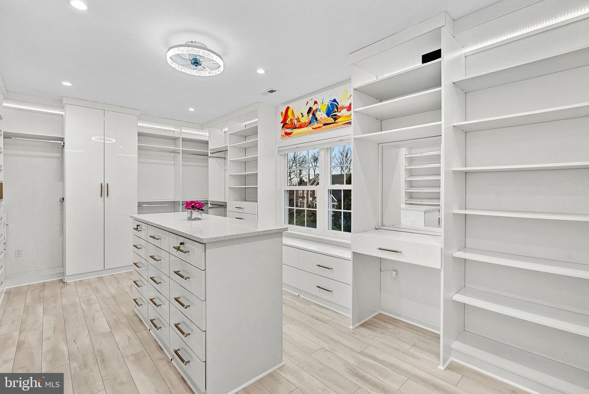 Interior, Recessed Lighting, Walk-in Closets, Wood Texture Flooring